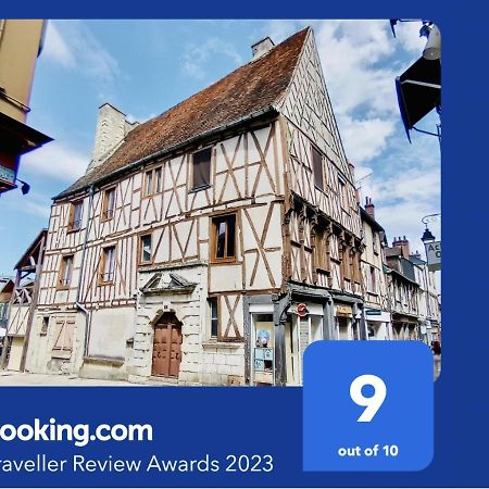 2 Pieces Totalement Renove Au Coeur De Bourges Daire Dış mekan fotoğraf